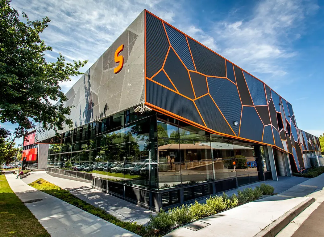 Photo of S building at a Federation University campus.